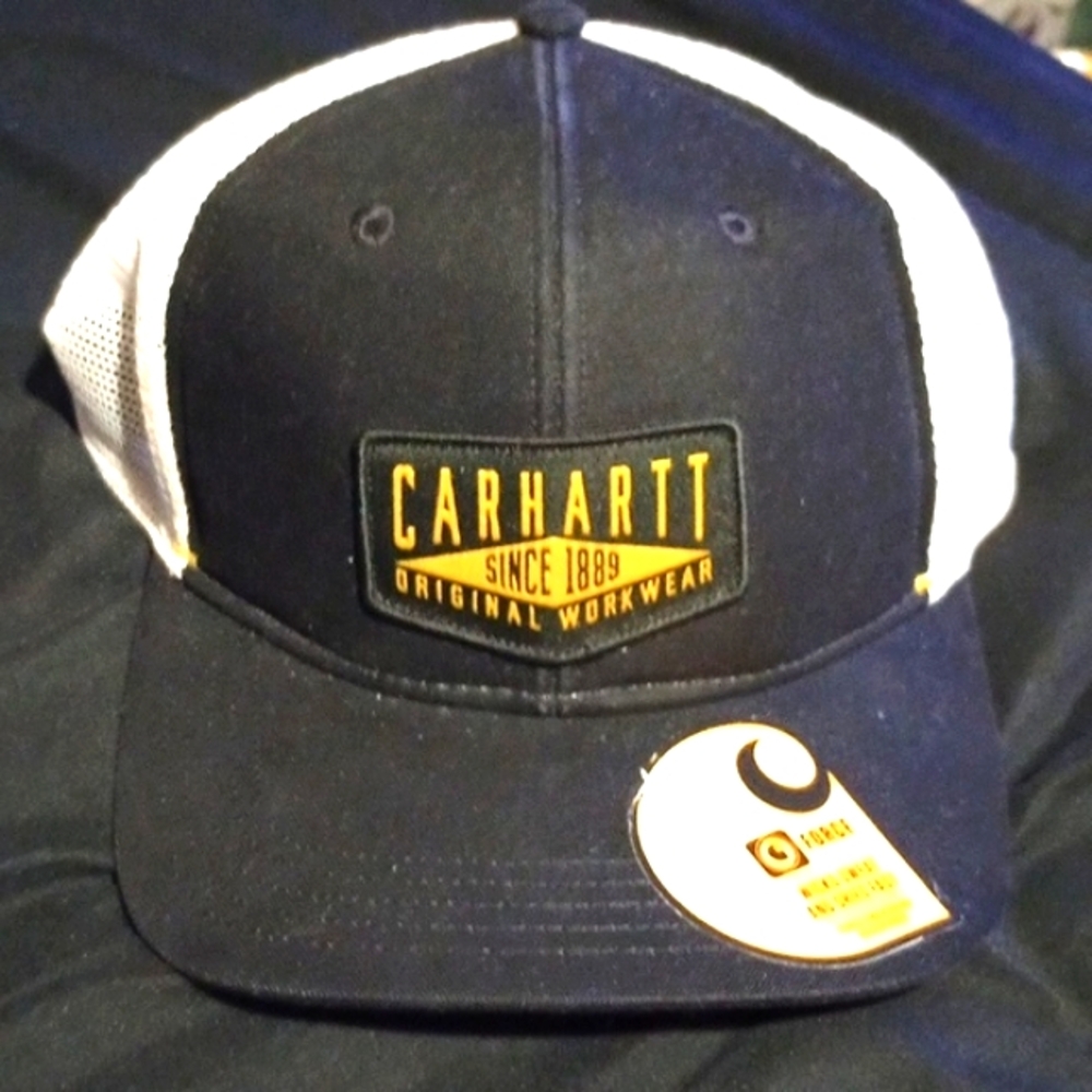 1 Carhartt Snapback Trucker Hat. NWT, Black & White,Unisex